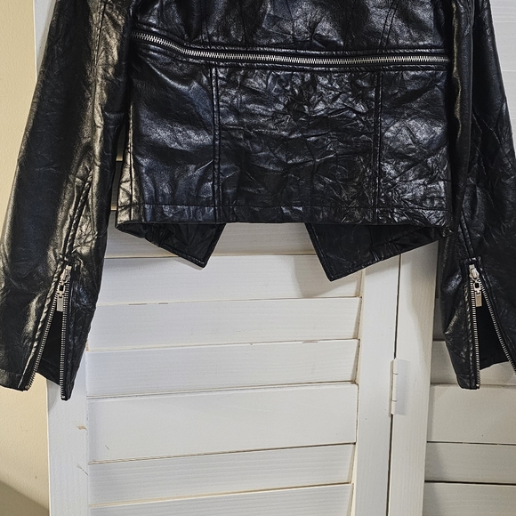 WOW, couture USA black leather jacket - Picture 6 of 7
